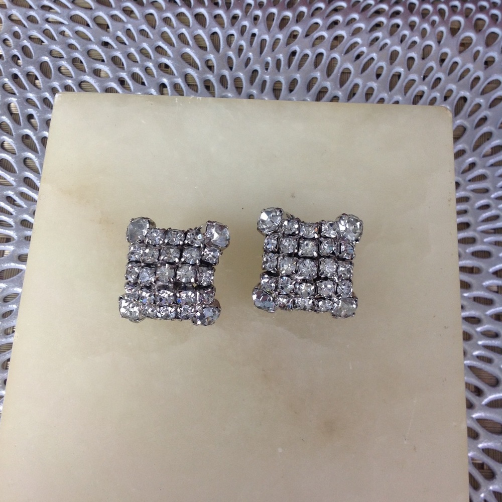 VINTAGE RHINESTONE SQUARE CLIP ON EARRINGS